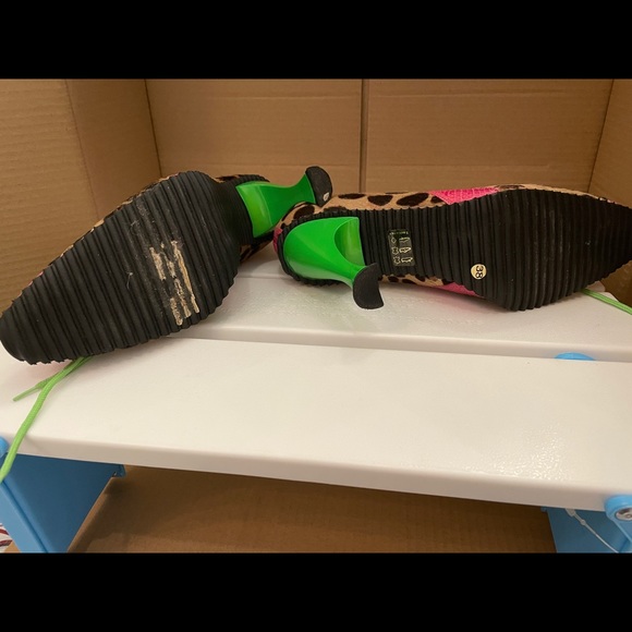 VINTAGE DOLCE AND GABBANA leopard print bootie - Picture 3 of 10